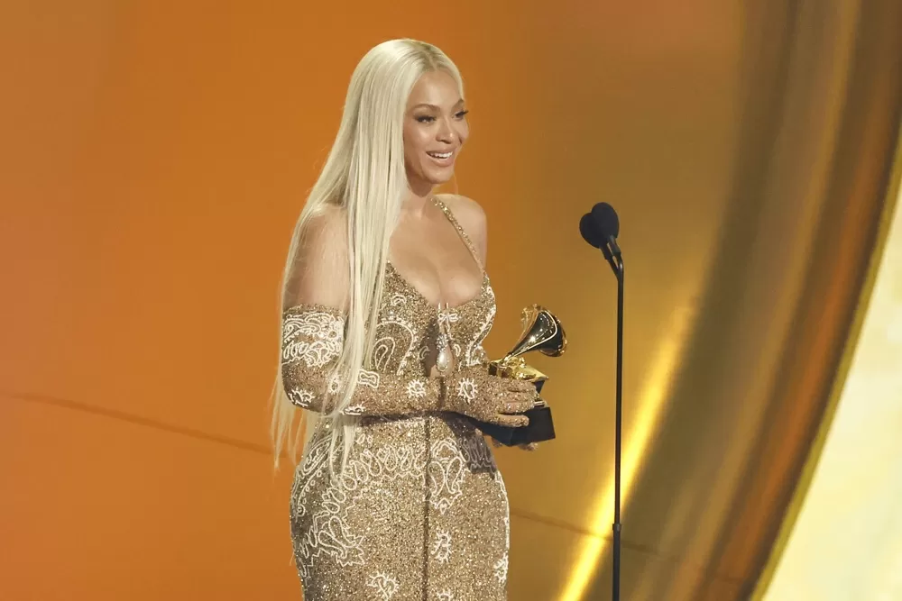 Beyoncé é a 5ª cantora do mundo a se tornar bilionária, diz Forbes