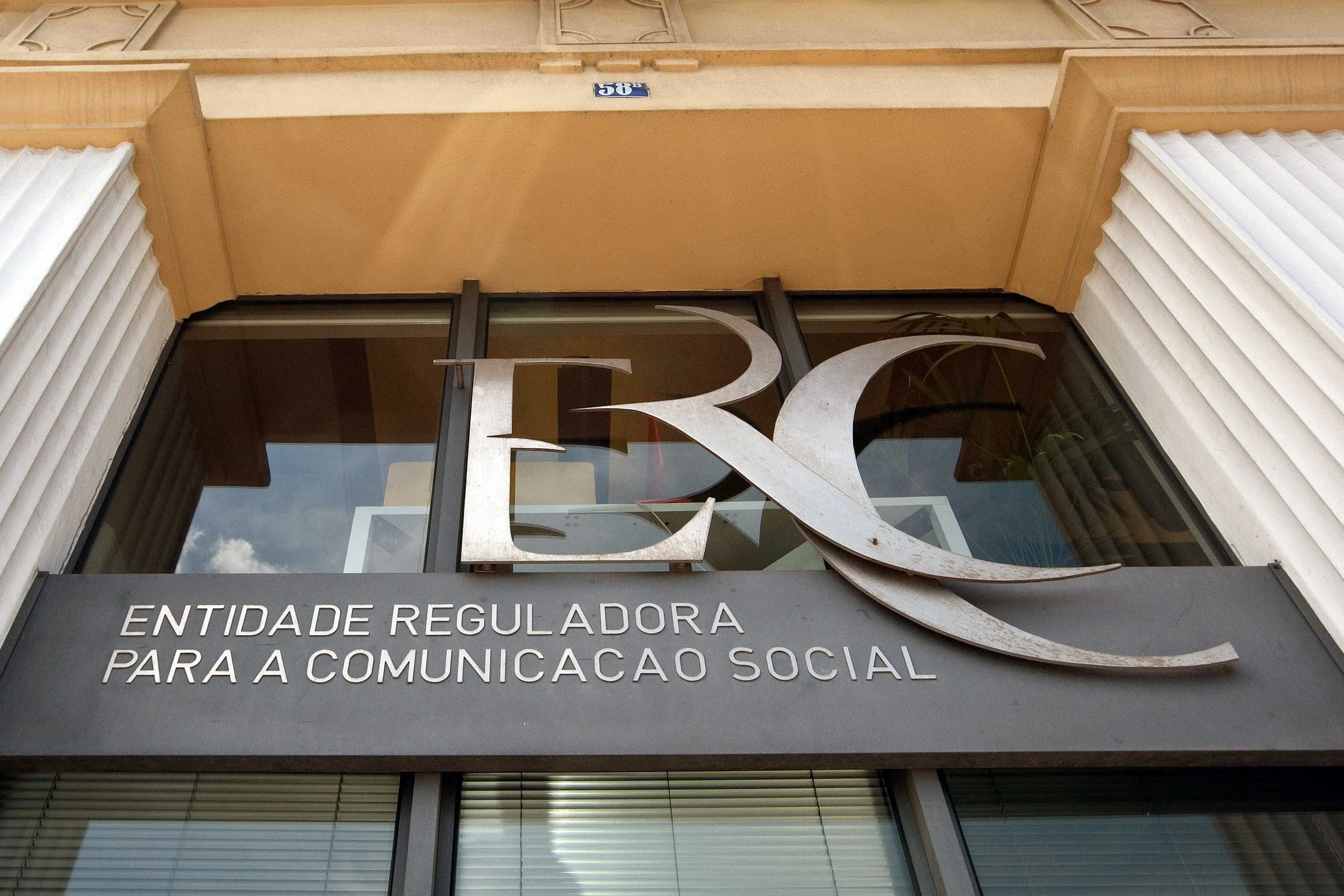 ERC "acompanha com preocupação" situação na Global Media