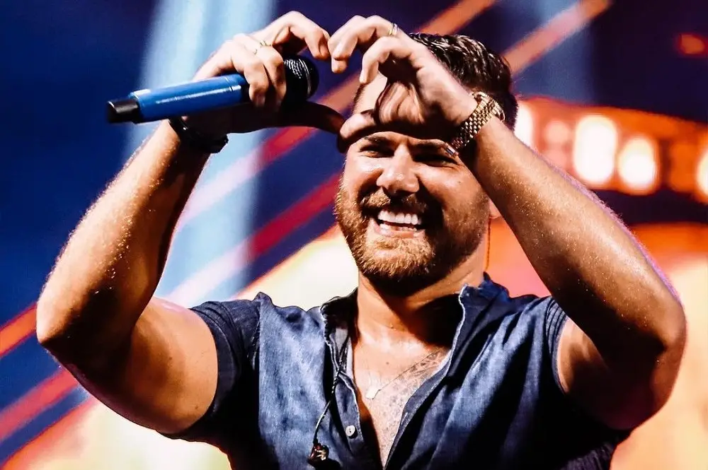 Zé Neto fala sobre seu estado de saúde após acidente: ‘Ainda com fraturas’