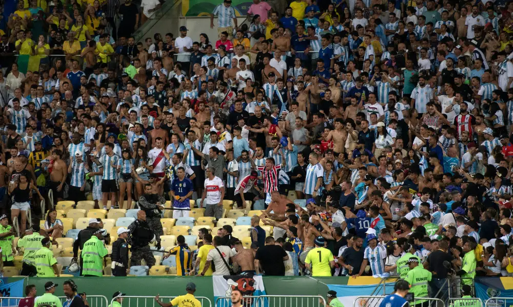 Polícia Militar do RJ rebate CBF e reprova decisão de misturar torcidas de Brasil e Argentina no Maracanã