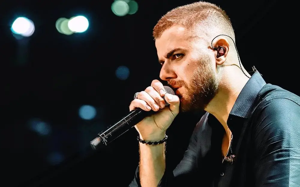 Zé Neto começa a fazer exercícios de fisioterapia, mas não tem previsão de alta