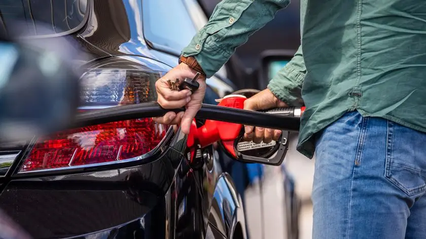 Preços dos combustíveis. Gasóleo desce, gasolina sobe