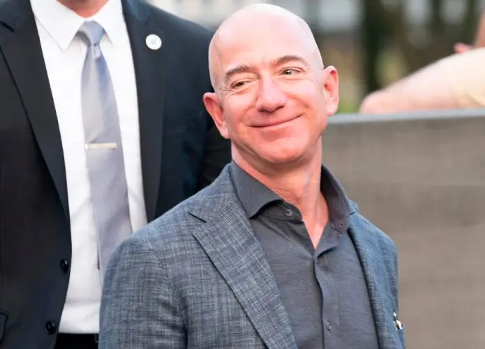 Jeff Bezos investe milhões em novo rival do Google