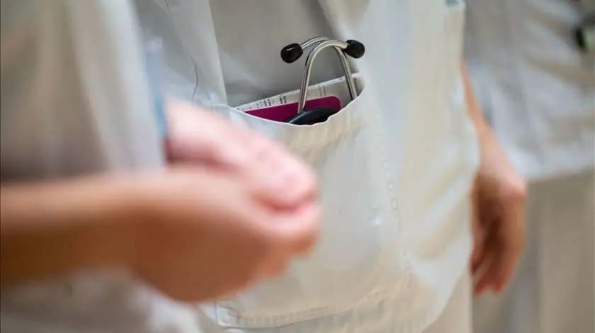 Governo estende aumentos salariais dos médicos a sindicalizados da Fnam e não sindicalizados