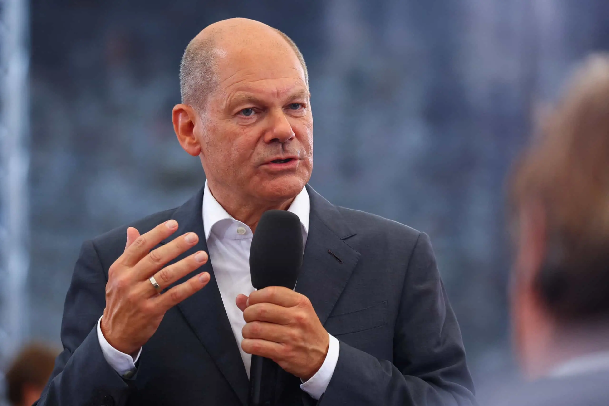 Scholz pede a Putin em cimeira do G20 para terminar com a guerra