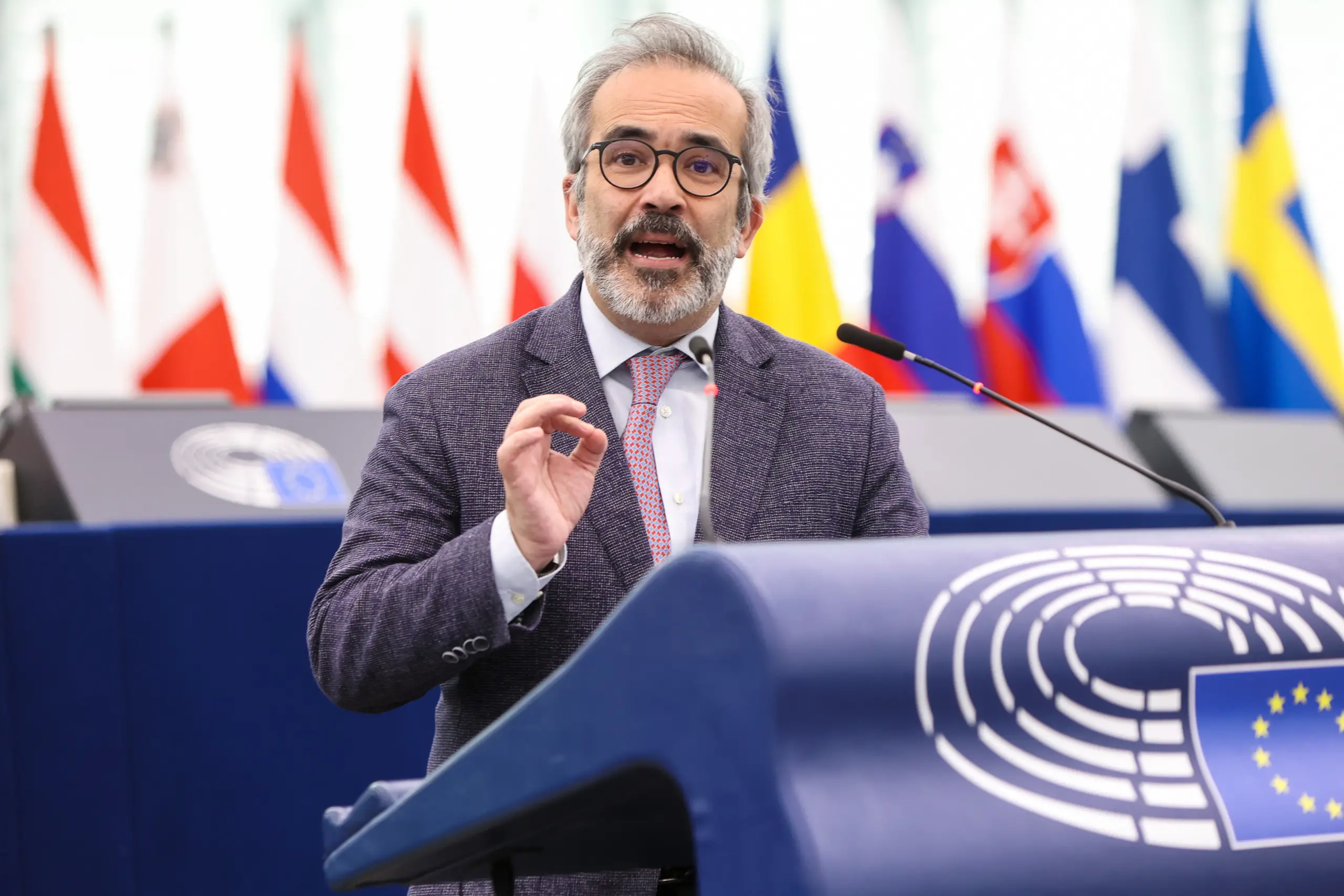 "Fica muito mal a Costa estar constantemente a atacar o Presidente"