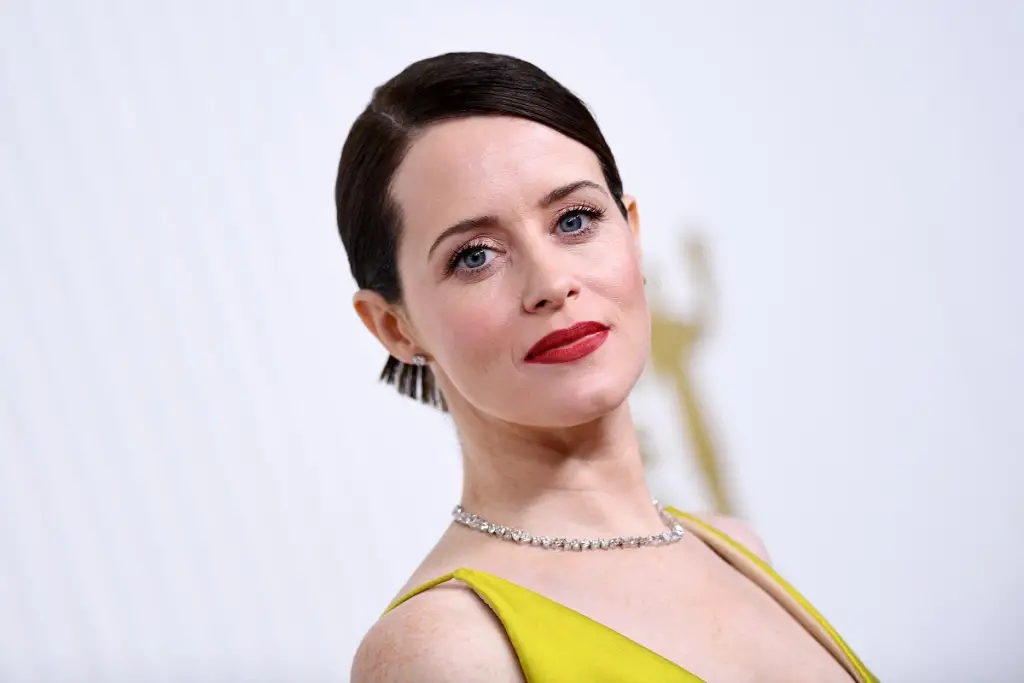 Atriz de ‘The Crown’ nega autógrafo a fã pela cor da caneta; entenda