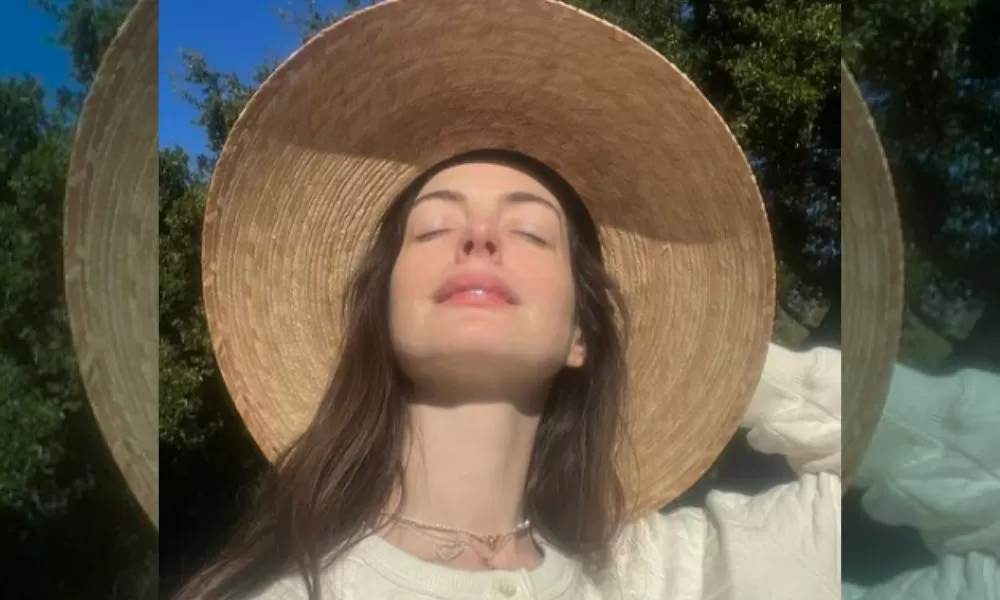 Anne Hathaway revela que sofreu aborto enquanto atuava em monólogo: ‘Foi difícil manter isso em segredo’