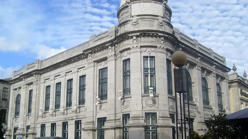 Rácio da dívida pública em 2023 revisto em ligeira alta para 99,1% do PIB