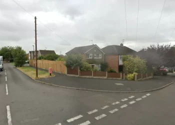 Ninguém sabe de onde vem. Som misterioso assola cidade britânica