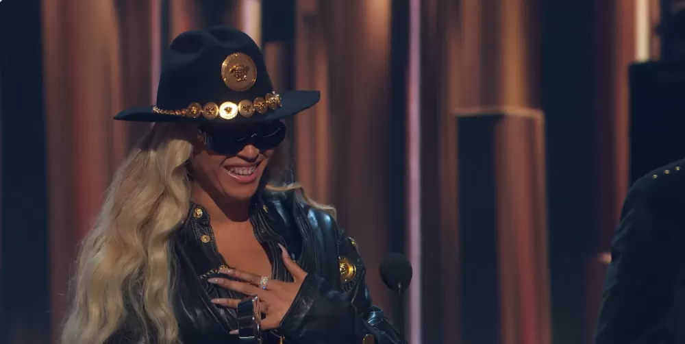 Beyoncé conquista prêmio de ‘inovadora’ no aclamado iHeartRadio Awards