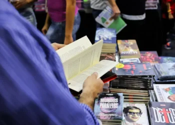 Festa do Livro da USP começa nesta quarta e traz desconto mínimo de 50%
