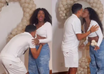 Cantora Iza anuncia gravidez de uma menina e revela nome da filha