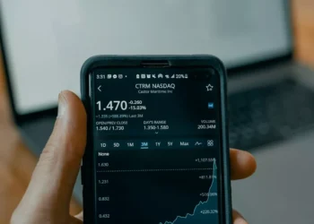 “Potencializando o Desenvolvimento: Experiências Positivas na Economia”