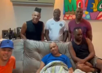 Herdeiros do ex-vocalista do Molejo proíbem integrantes de usar o nome da banda