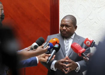 Nyusi veta e devolve ao parlamento revisão de leis eleitorais