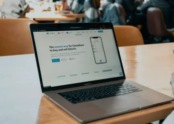 “Desmistificando Finanças: Gerenciando e Investindo com Confiança”