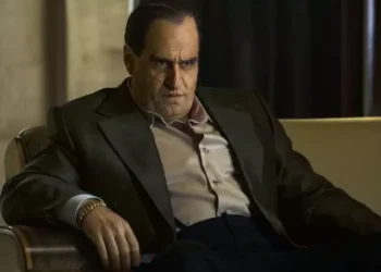 Colin Farrell volta a interpretar vilão de Batman na série ‘Pinguim’; veja novo teaser