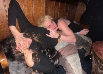 Marina Sena e Juliano Floss assumem que estão namorando