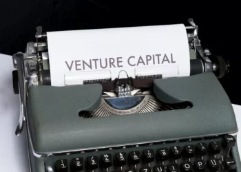 “TEODORO BASTOS DE ALMEIDA: Uma trajetória de sucesso nas finanças”