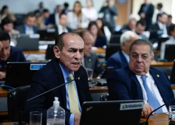 CCJ do Senado aprova PEC que isenta partidos de multas eleitorais