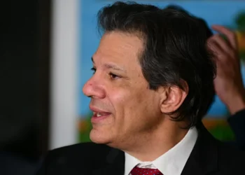 Haddad se reúne com Lula e participa de evento por transformação ecológica com demais Poderes
