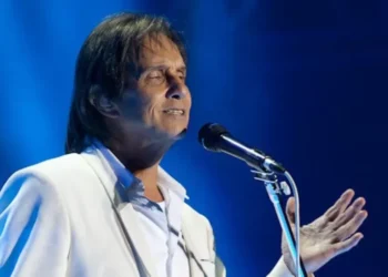 Roberto Carlos adia show em Aparecida por questões de saúde   