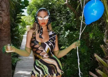Beyoncé compartilha fotos intimistas e agradece felicitações de aniversário