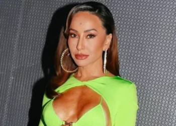 Sabrina Sato posta foto de Nicolas Prattes com Zoe: ‘Recomeçar’