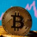 Bitcoin atinge novo máximo histórico após eleição de Trump