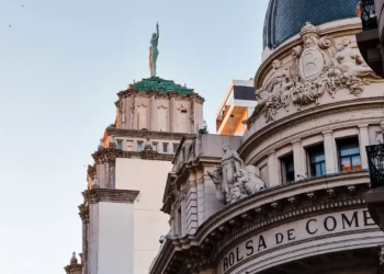 “Experiências positivas no desenvolvimento econômico: impulsionando a prosperidade”