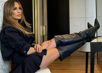 Discussão entre Jennifer Lopez e Diddy teria ocorrido no mesmo dia do caso de violência sexual de 2000