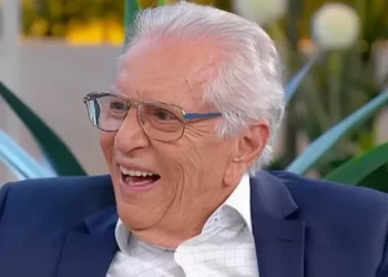 Carlos Alberto de Nóbrega é internado com virose em São Paulo