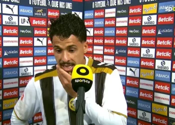 Emocionante. Jogador do Nacional dedica golo à esposa com cancro