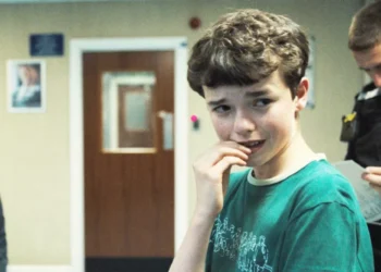 Netflix revela imagens do teste de Owen Cooper para o papel de Jamie na série ‘Adolescência’