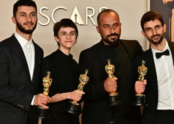 Cineasta palestino diz que sofreu agressões por ter vencido Oscar