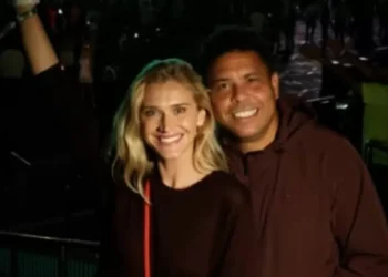 Mulher de Ronaldo Fenômeno diz ‘sentir nojo’ do Brasil após falta de apoio à candidatura do marido na CBF