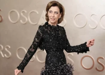 Fernanda Torres opina sobre ‘Anora’, que ganhou prêmio de Melhor Filme no Oscar: ‘Primo de Ainda Estou Aqui’