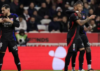Lyon foi ‘Nice’. Almada ‘vira’ herói no primeiro jogo sem Paulo Fonseca