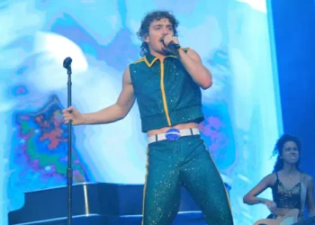 Benson Boone, dono do maior hit do TikTok, estreia no Brasil com show animado no Lollapalooza