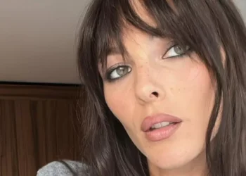 Vittoria Ceretti explica porque não gosta de ser conhecida por ‘namorada do Leonardo DiCaprio’