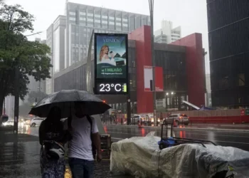 Alagamento interrompe parte da linha 7-Rubi, da CPTM