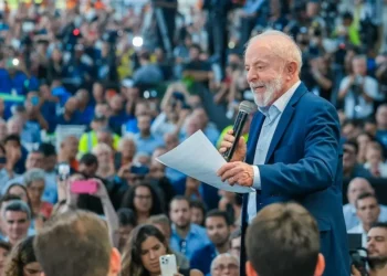 ‘Já dá para decretar o Carnaval em todo o país’, brinca Lula em rede social