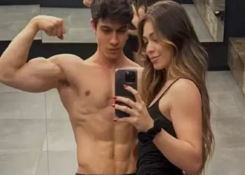 Melody assume relacionamento com o fisiculturista João Pancera