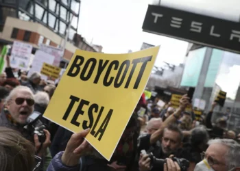 Vendas da Tesla em Portugal caíram mais de 50% em fevereiro