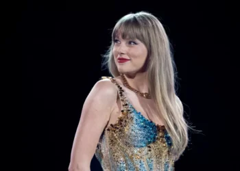 Taylor Swift é reconhecida como a maior artista feminina do século 21