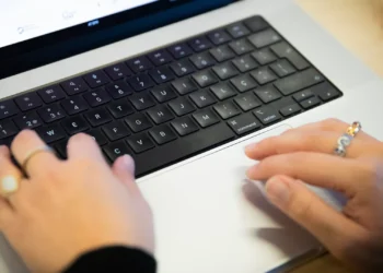 Mulheres jovens são as mais prejudicadas no mercado laboral