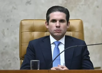 Câmara dos Deputados adia definição das comissões permanentes para 18 de outubro