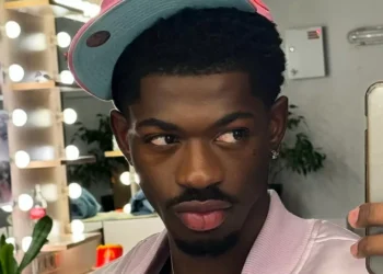 Lil Nas X é internado com paralisia facial: ‘Vou ficar engraçado por um tempo’