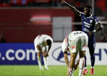 São Paulo abre dois de vantagem, mas cede empate para Alianza Lima no MorumBis